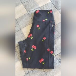 PINK Victoria's Secret Black Cherry Workout Leggings